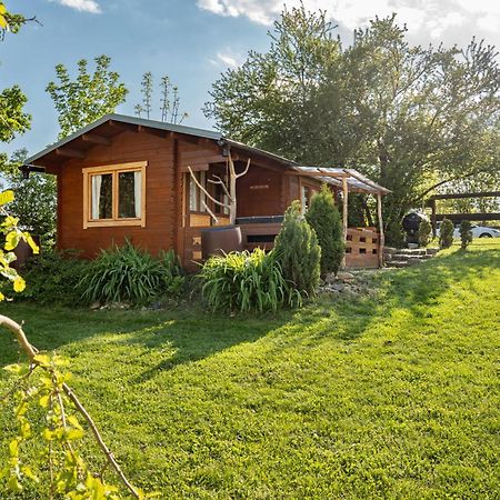 Cozy Wood Hut On The Farm Villa Trebivlice Buitenkant foto