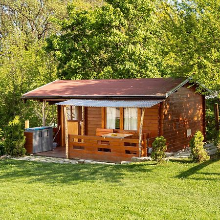Cozy Wood Hut On The Farm Villa Trebivlice Buitenkant foto