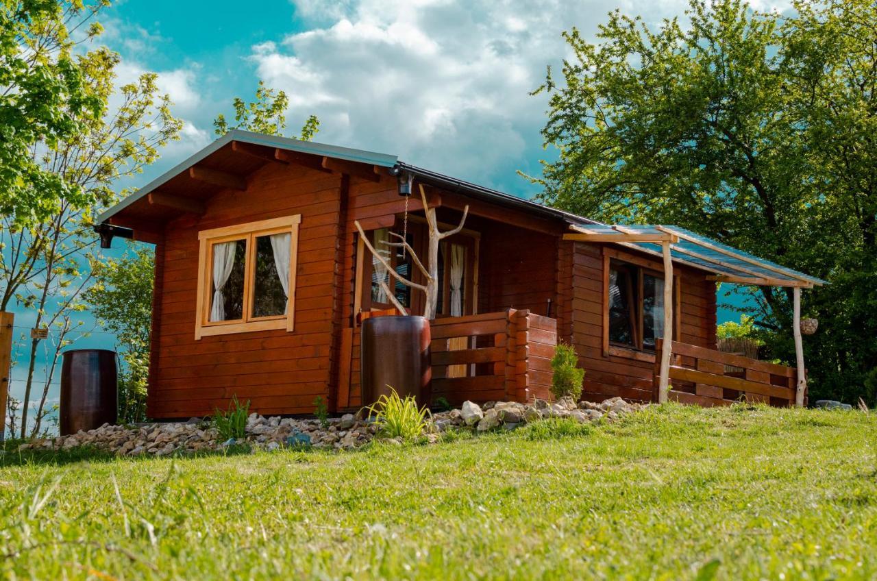 Cozy Wood Hut On The Farm Villa Trebivlice Buitenkant foto