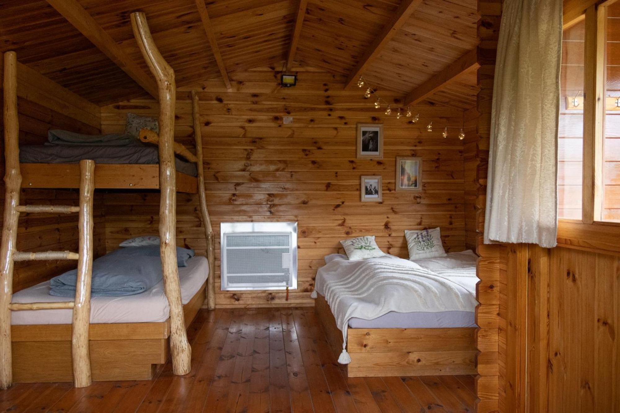 Cozy Wood Hut On The Farm Villa Trebivlice Buitenkant foto